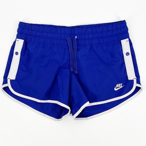 Nike Shorts - Picture 2 of 4